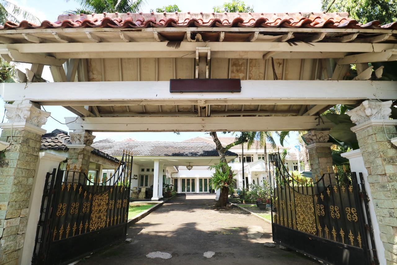 Villa Sri Manganti Jacarta Exterior foto